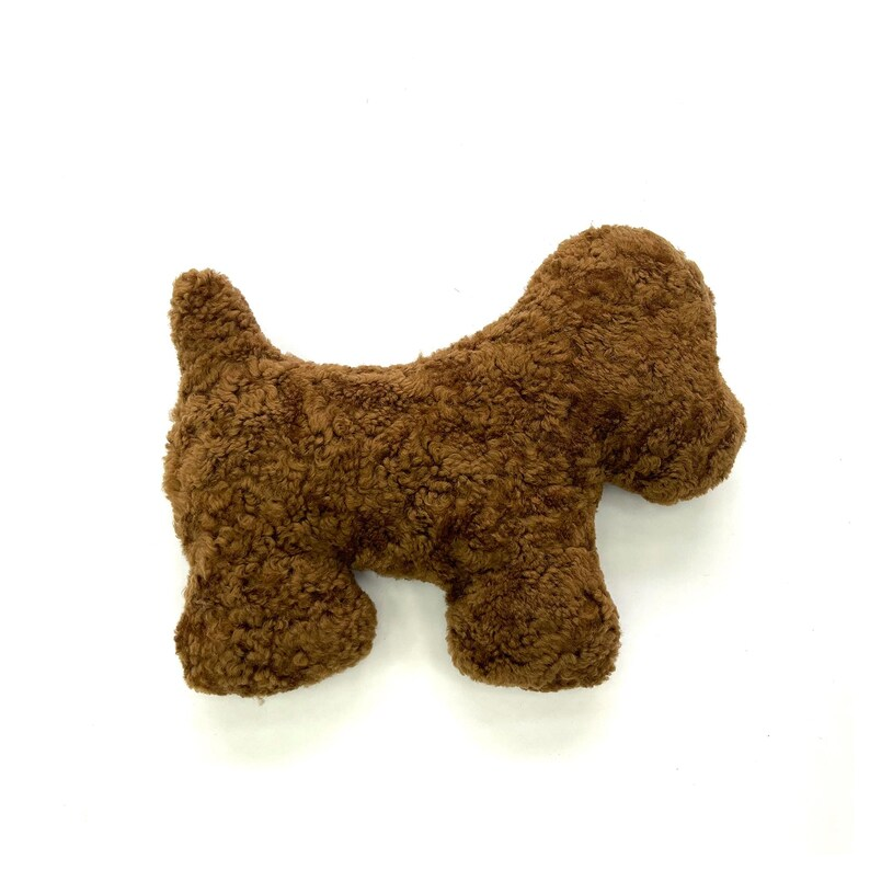 Dog-Shaped Sheepskin Pillow – Soft Plush Pet Cushion with Pearl Cotton Filling, Home Decor, Natural Sheepskin, Throw Pillows