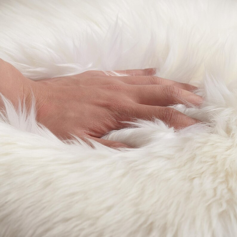 Long Wool Round Sheepskin Cushion, Natural Sheepskin Seat Plates/Chair Pads Cozy and Stylish
